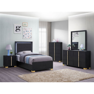 Bedroom Set With Accents