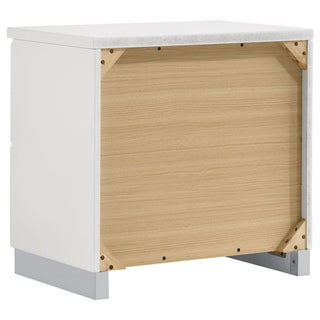 Escalon - 4 Piece Bedroom Set With Paneled Headboard Accents Upholstered - Glossy White