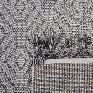 Guros - 8' X 10' Geometric Indoor / Outdoor Area Rug - White