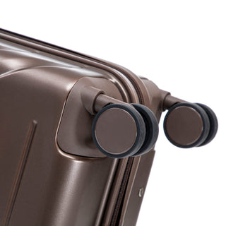 Hard Shell Travel Luggage With Scratch Resistant Surface