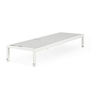 Outdoor Patio Chaise Lounge With 5 Reclining Positions