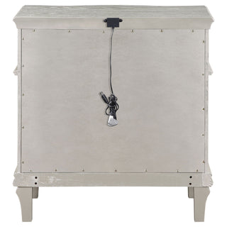 Evangeline - 3 Drawer Nightstand - Oak