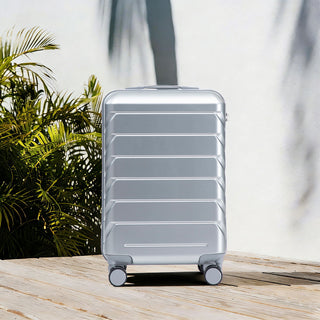 Hard Shell Travel Luggage With Scratch Resistant Surface