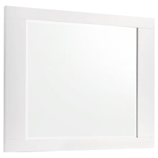 August - 6 Piece Queen Panel Bedroom Set With LED Lighting - White
