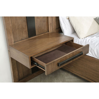Moraga - 5 Piece Queen Bedroom Set With Fluted Panel Design - Ash Brown