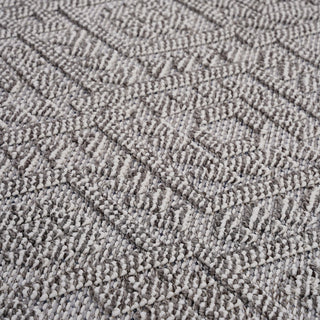 Guros - 6' X 9' Traditional Indoor / Outdoor Area Rug - White