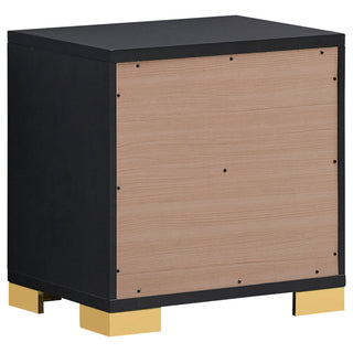 Bedroom Set With Accents