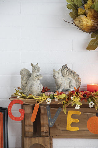 Resin Standing & Lying Down Squirrel Rustic, For Harvest Festival Fall Festival & Thanksgiving Table Decorations (Set of 2) - Antique Cream