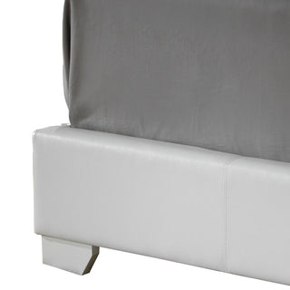 Elegant Platform Bed For Relaxed Spaces