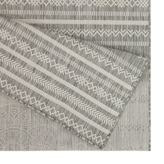 Sunshine - 5'3" X 7'3" Indoor, Outdoor Area Rug - Silver - Polypropylene