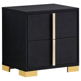 Bedroom Set With Accents